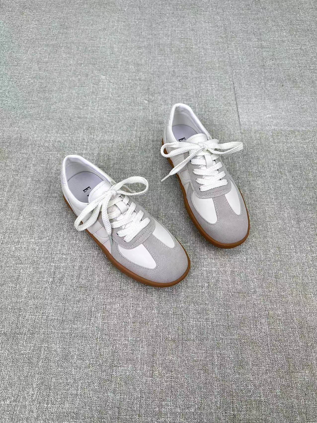 001  春季新款女士真皮休闲德训鞋