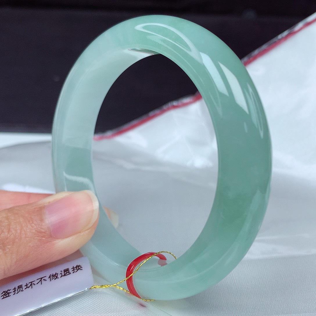 翡翠手镯未镶嵌56圈0691