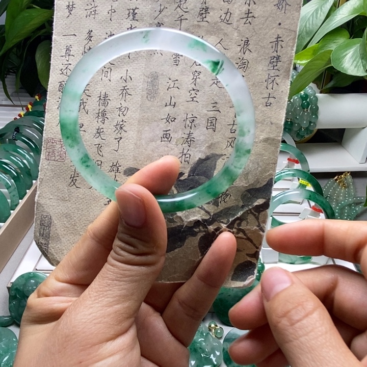 石英质玉未镶嵌手镯
