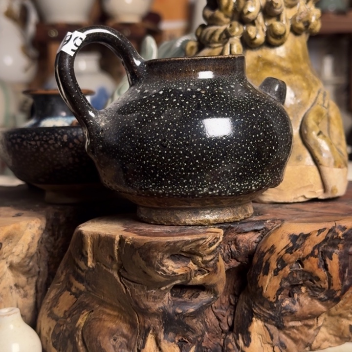 杯子瓷和**尘杯子漂亮