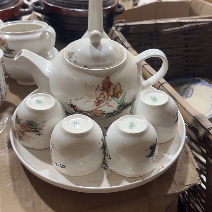 库存微瑕三打白骨精多空茶壶一套容量1 000