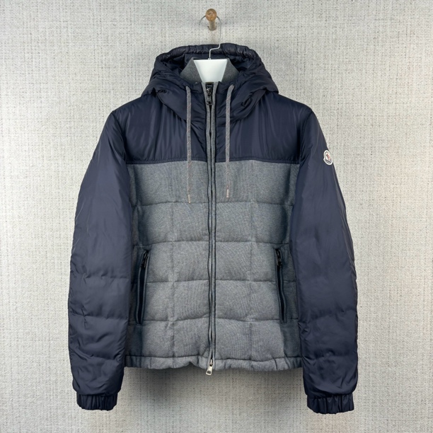 99新 MONCLER 纯色袖标羊毛拼接连帽羽绒服/尺码2/编号9900