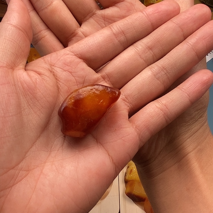 月***哥定制琥珀未镶嵌蜜蜡原石定制