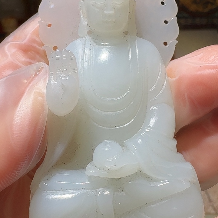 张***叶和田玉未镶嵌颈饰