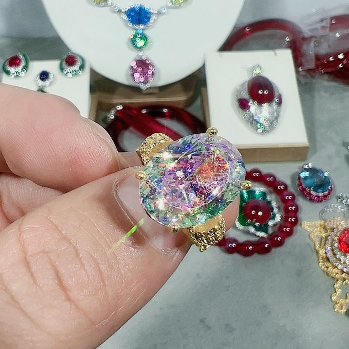 红宝石颈饰未镶嵌