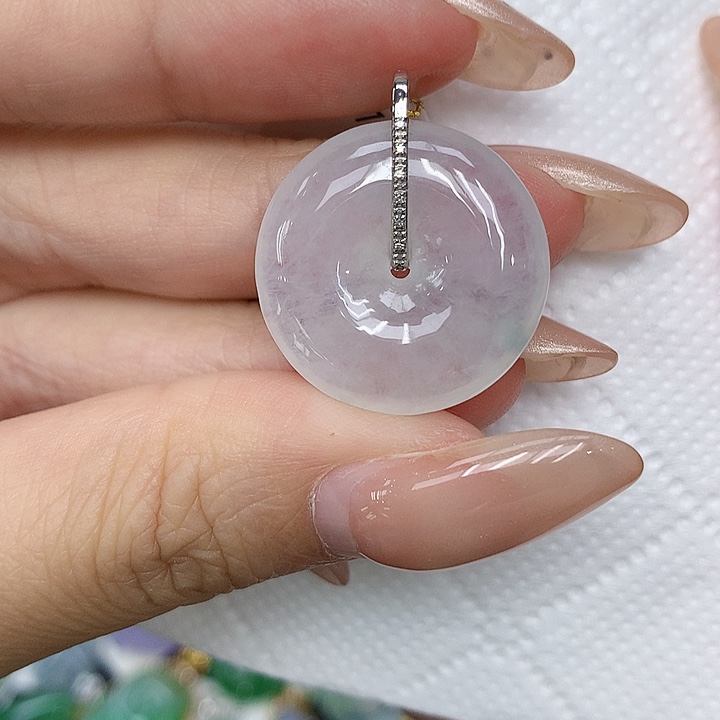 颈饰18K金镶嵌翡翠