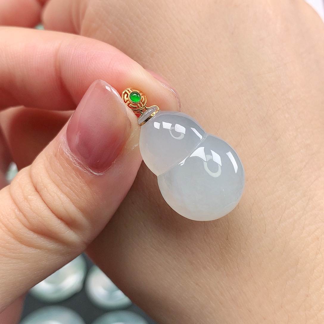 翡翠颈饰18K金镶嵌葫芦