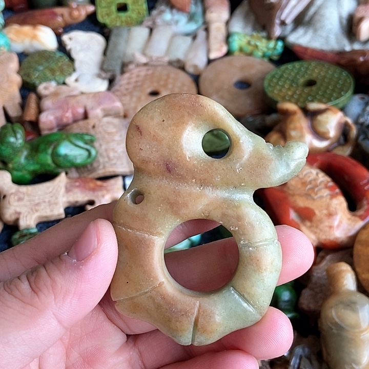 和田玉未镶嵌颈饰25