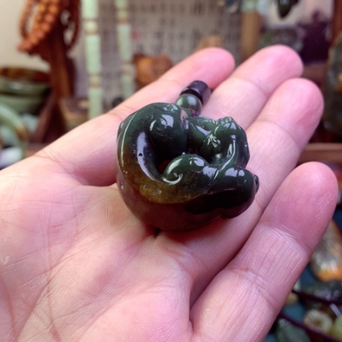 岫岩河磨玉（透闪石质玉）颈饰未镶嵌