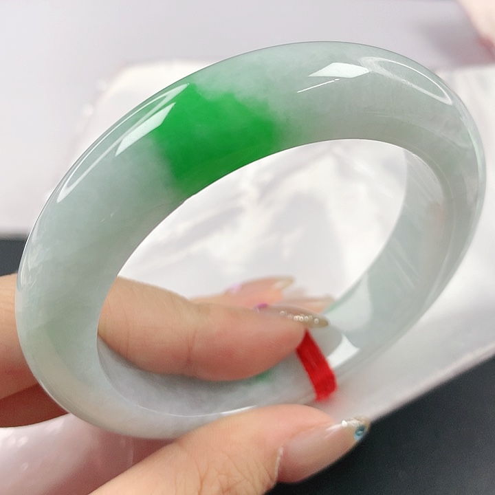 未镶嵌手镯翡翠，831