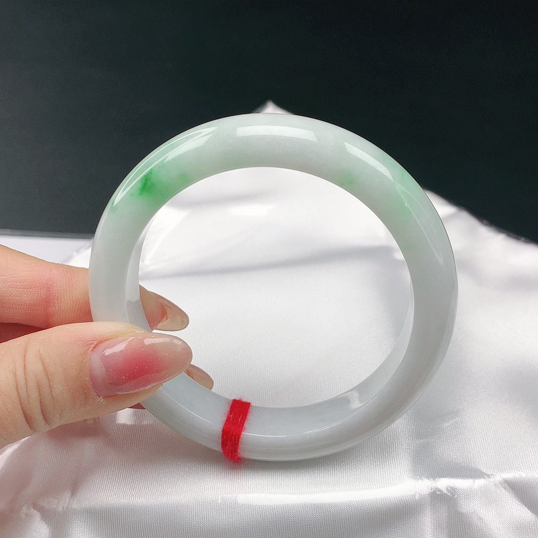 翡翠手镯未镶嵌翡翠033