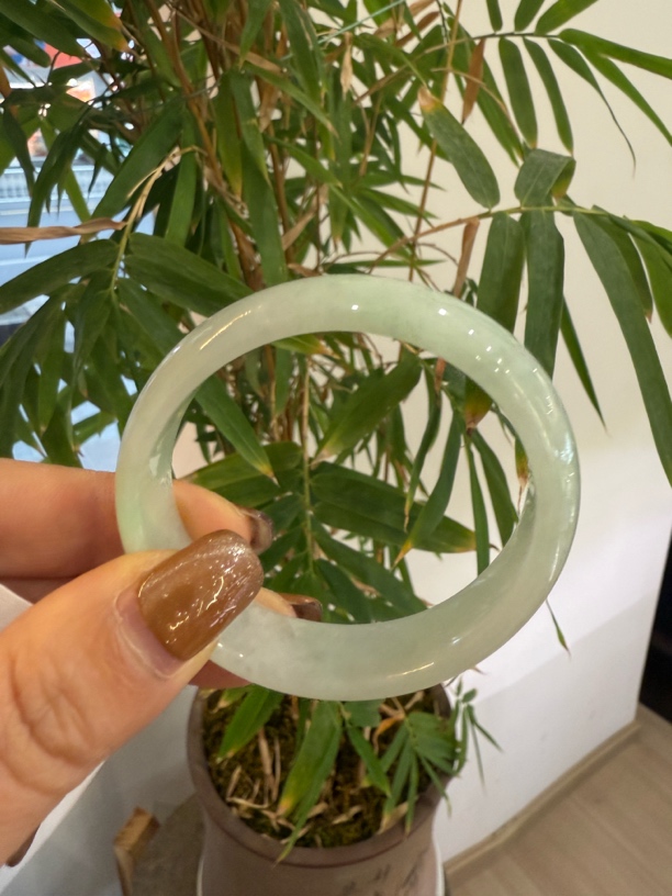 贵妃52缅甸天然A货翡翠晴水飘绿手镯女款时尚绿色女士浅绿精美