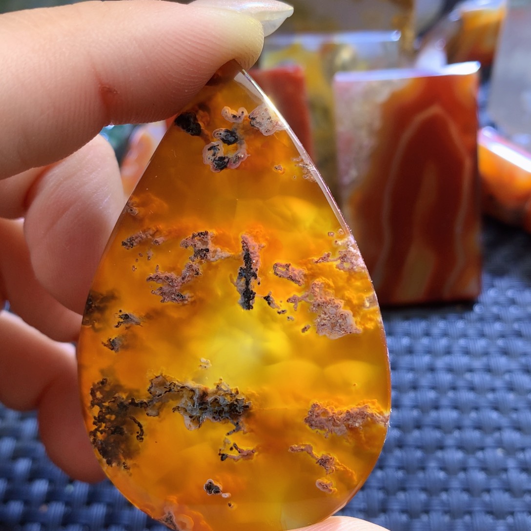 未镶嵌颈饰玛瑙/玉髓新*点