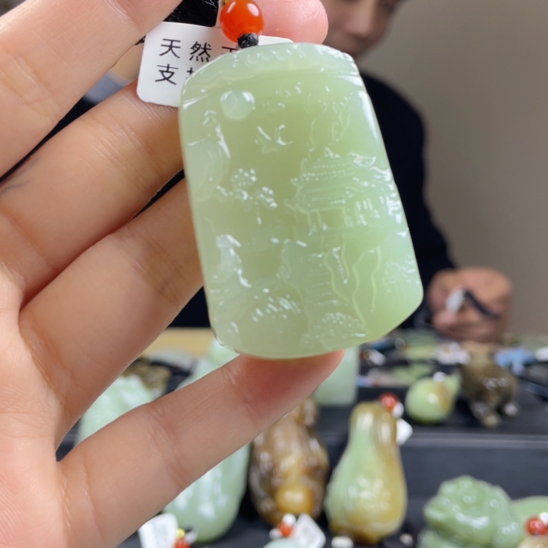 和田玉未镶嵌颈饰