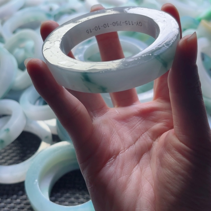 小***雕定制翡翠未镶嵌不退不换