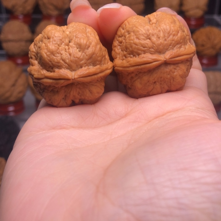 文玩核桃吊坠平*哥8金钱底平头蟾