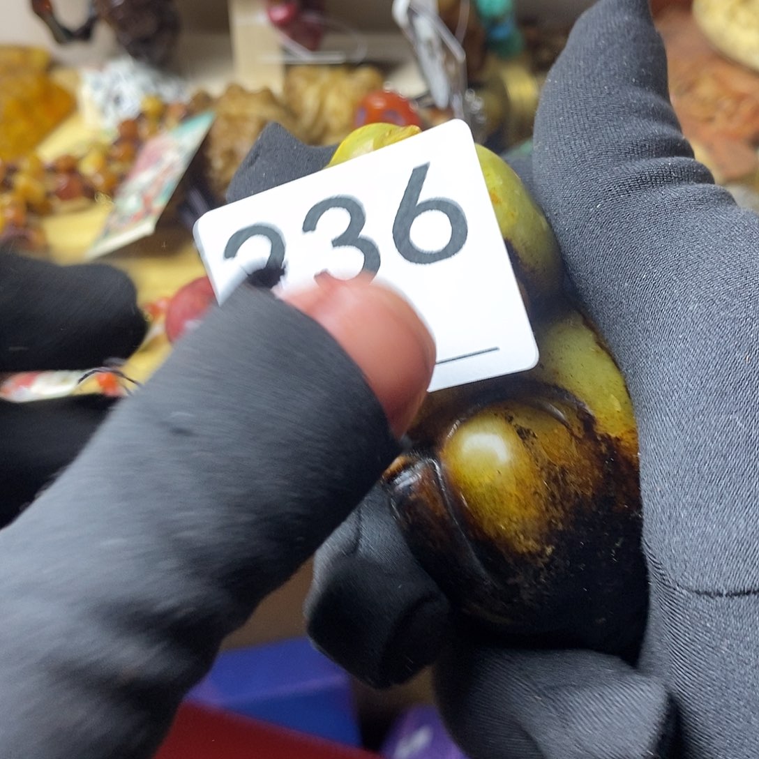 藝***房大叶紫檀（黑酸枝木类）