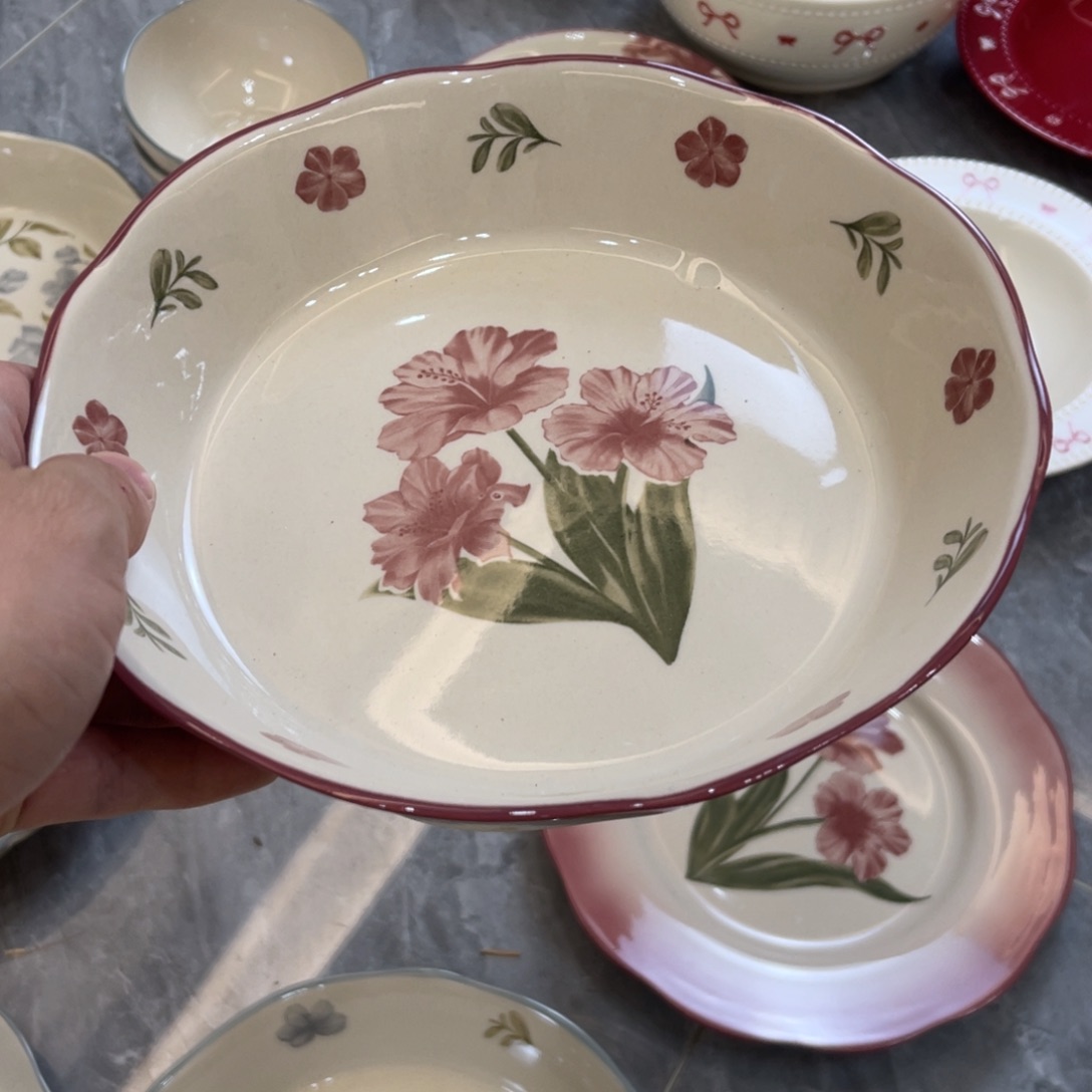 陶瓷微瑕餐具介意勿拍，满18飞！