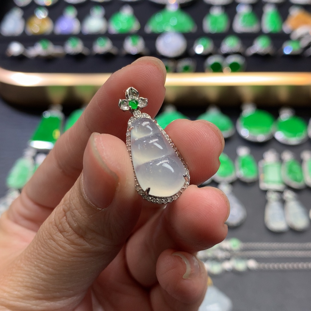 翡翠吊坠(不含链)18K金镶嵌