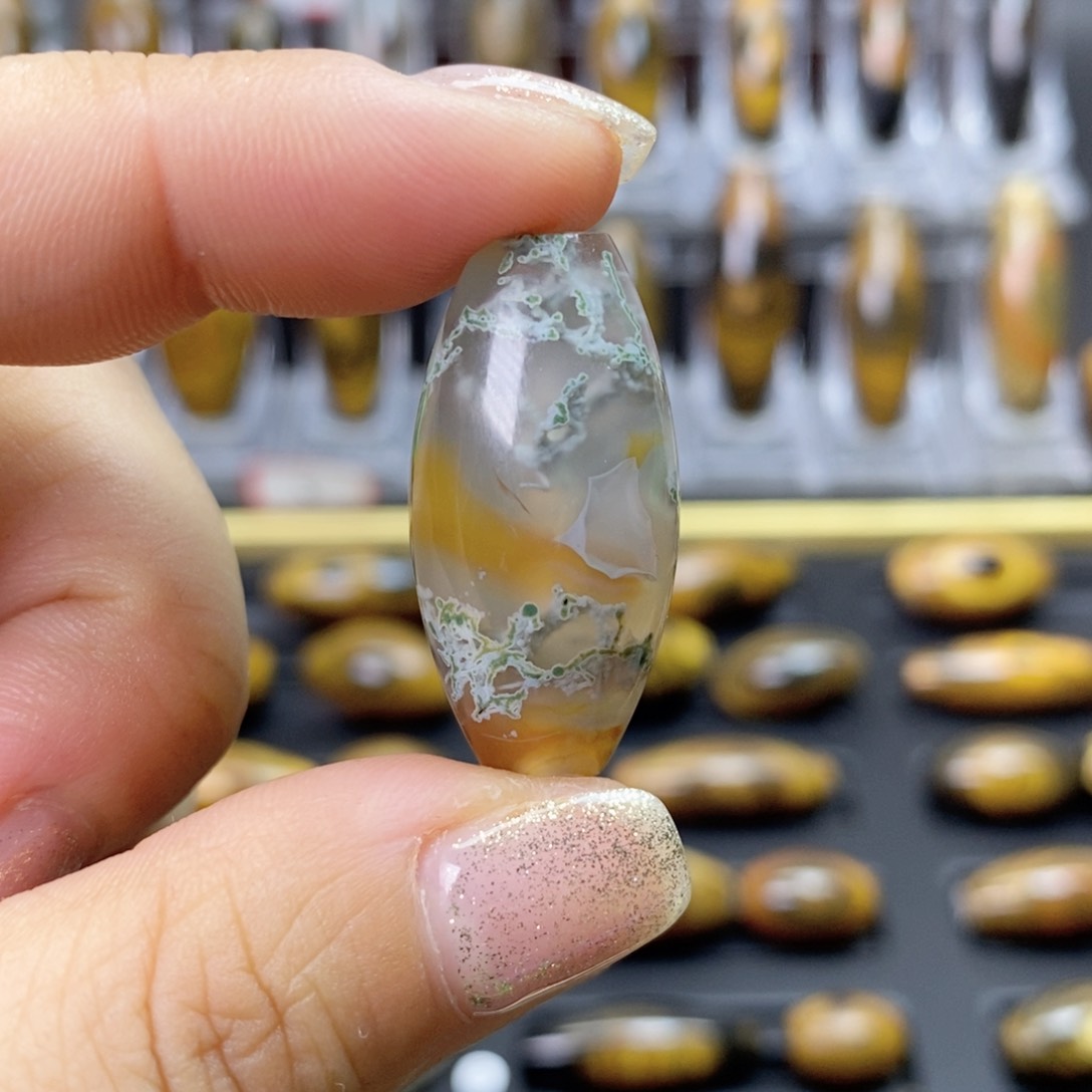 玛瑙/玉髓颈饰合金