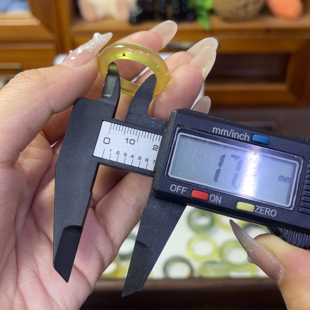 蛇纹石玉未镶嵌戒指49