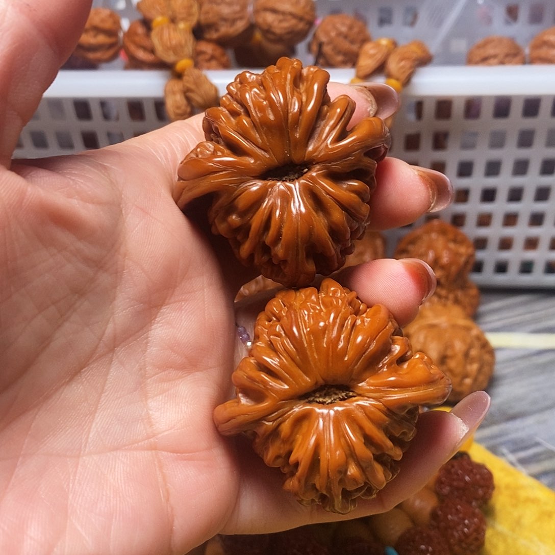 吊坠文玩核桃红**栈四座楼