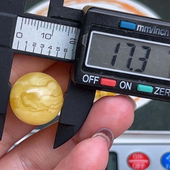 琥珀裸石未镶嵌蜜蜡127