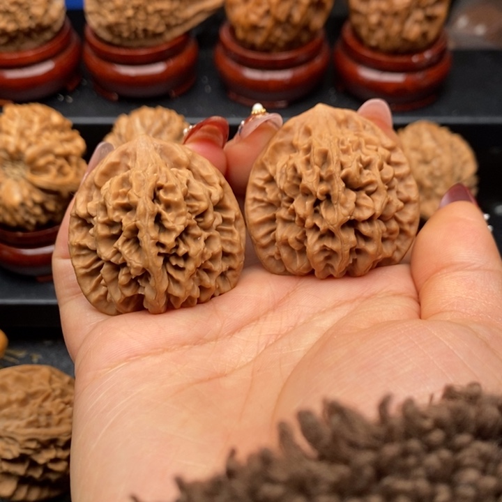 卓***卓文玩核桃吊坠秦岭秦闷37无修精配