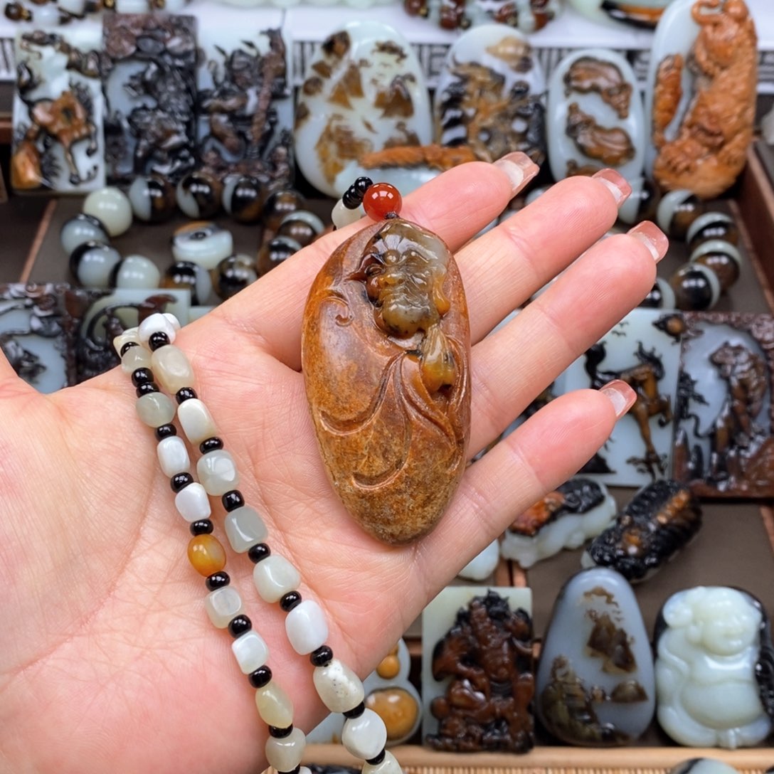 颈饰未镶嵌和田玉
