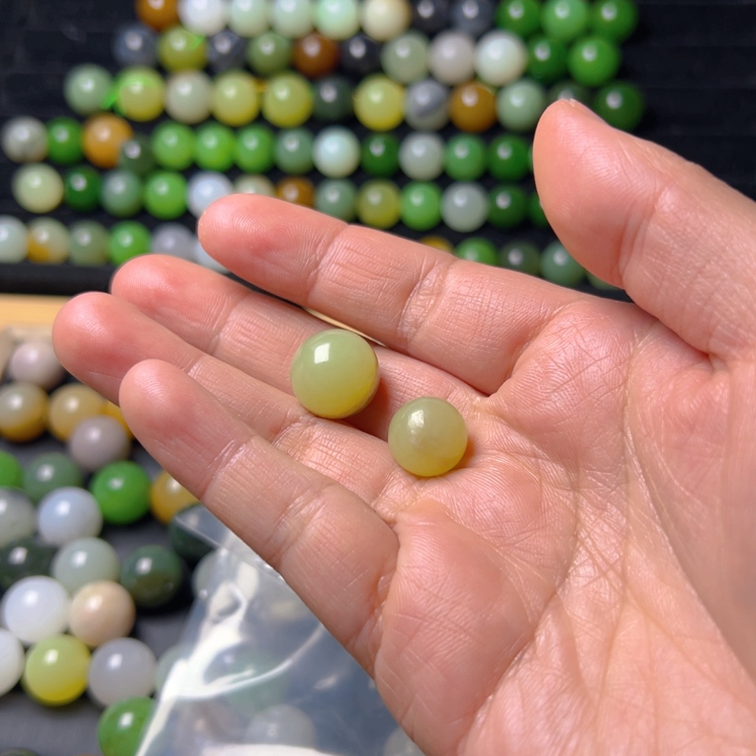 飞***)和田玉未镶嵌车挂