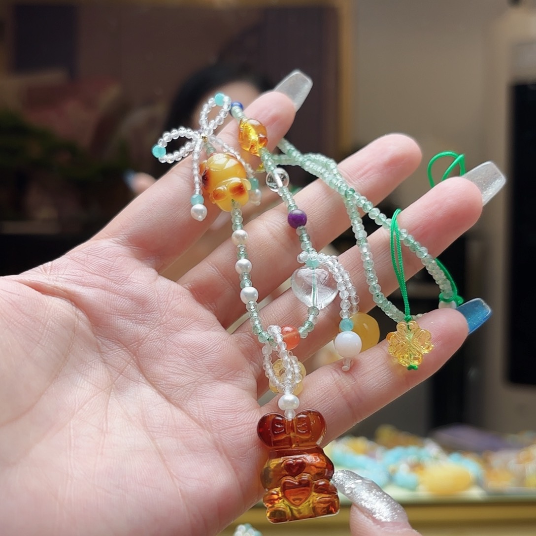 未镶嵌颈饰琥珀琥珀
