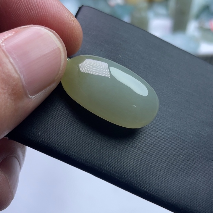 雪***迩和田玉未镶嵌颈饰挂件