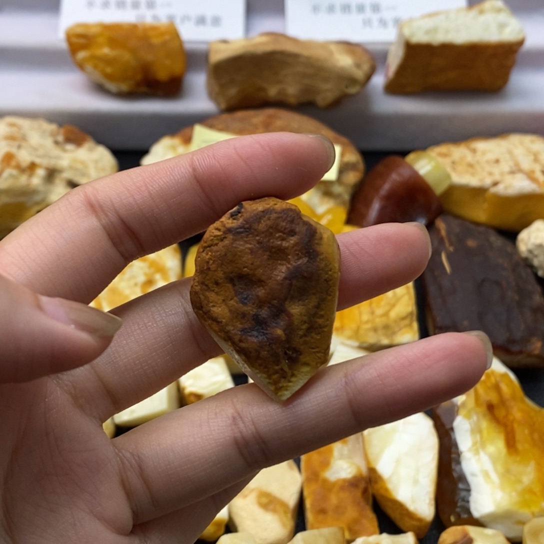 定制琥珀未镶嵌蜜蜡