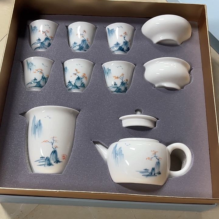 孤品茶具套装等。         