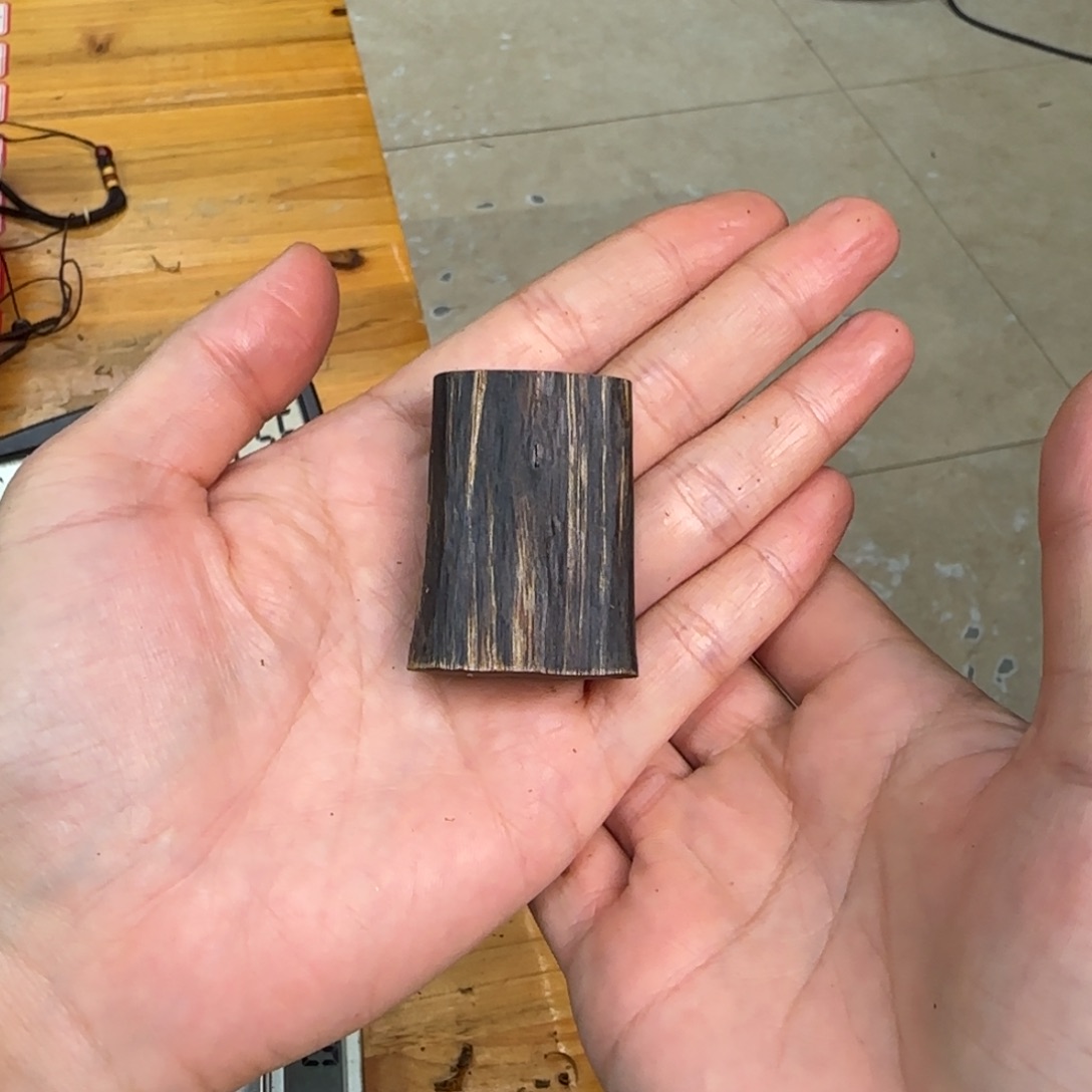 沉香吊坠素牌虎斑紫棋13.6克