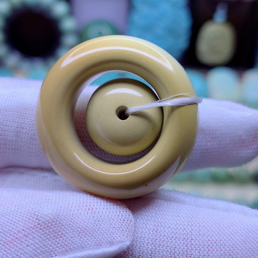 绿松石颈饰未镶嵌