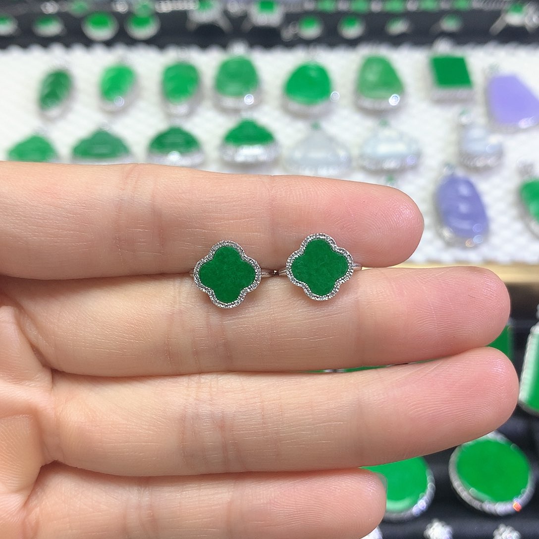 18K金镶嵌翡翠耳饰耳饰