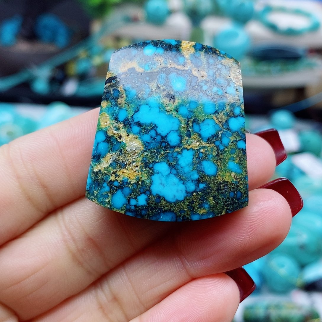 绿松石颈饰未镶嵌