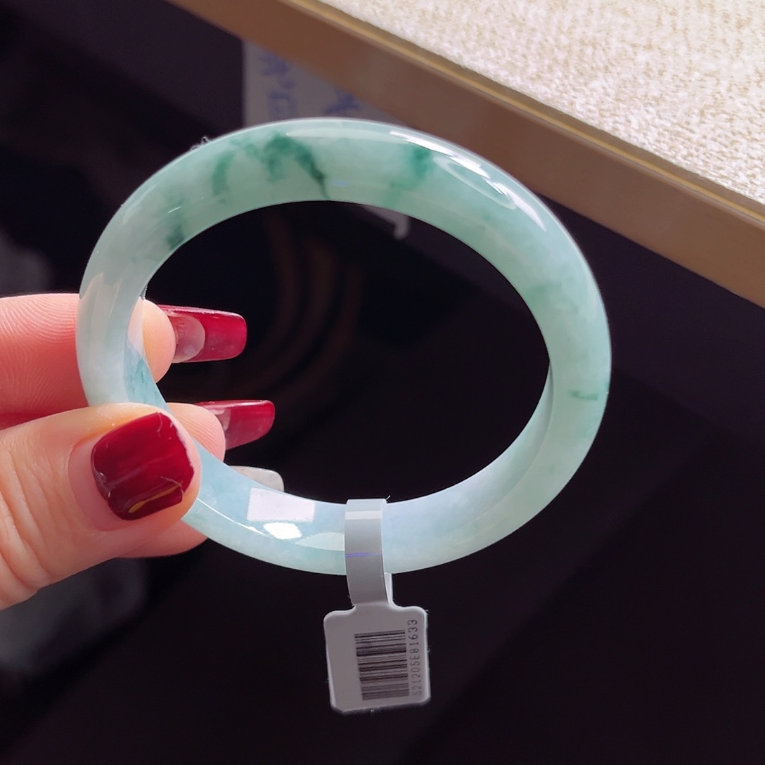 翡翠手镯未镶嵌手镯