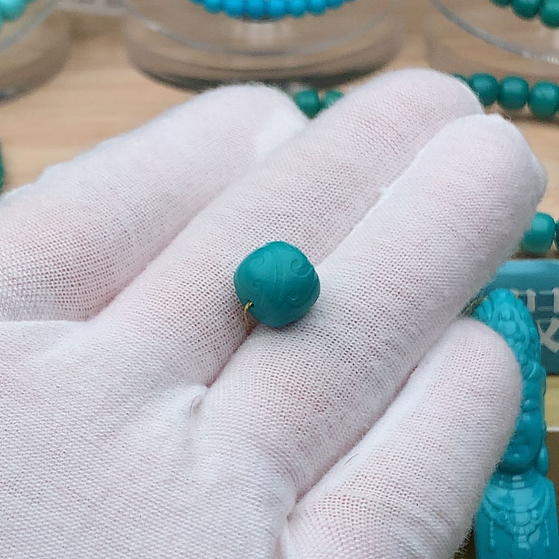 绿松石颈饰未镶嵌