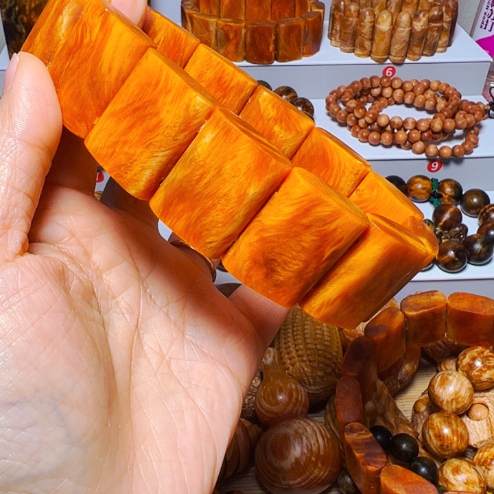 R***s木质非金属琥珀木玉化手牌8块