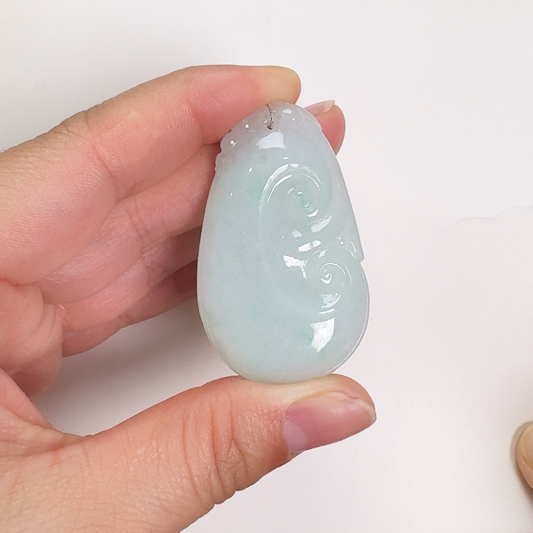 翡翠颈饰未镶嵌如意