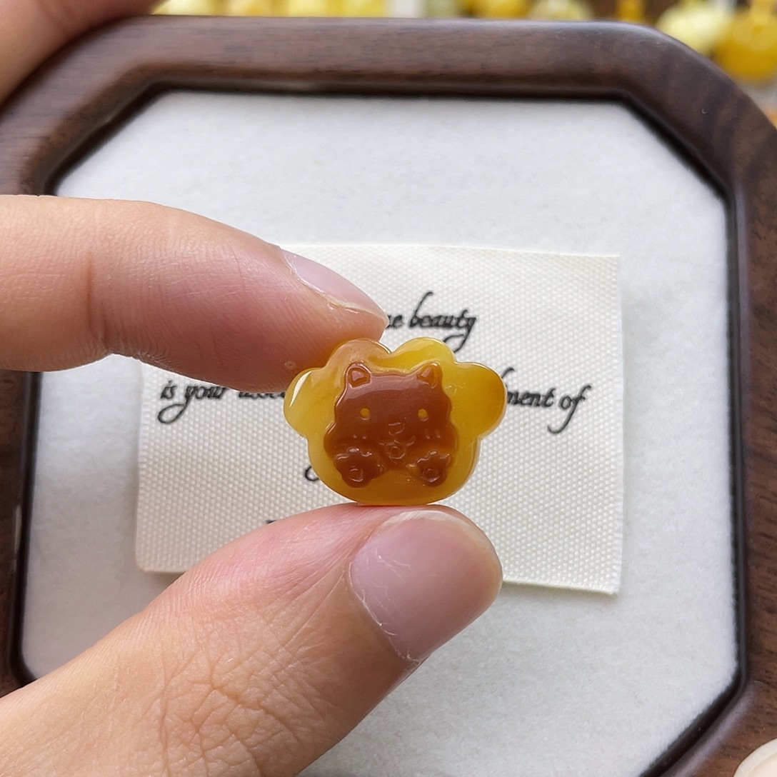 琥珀未镶嵌珠宝奇石