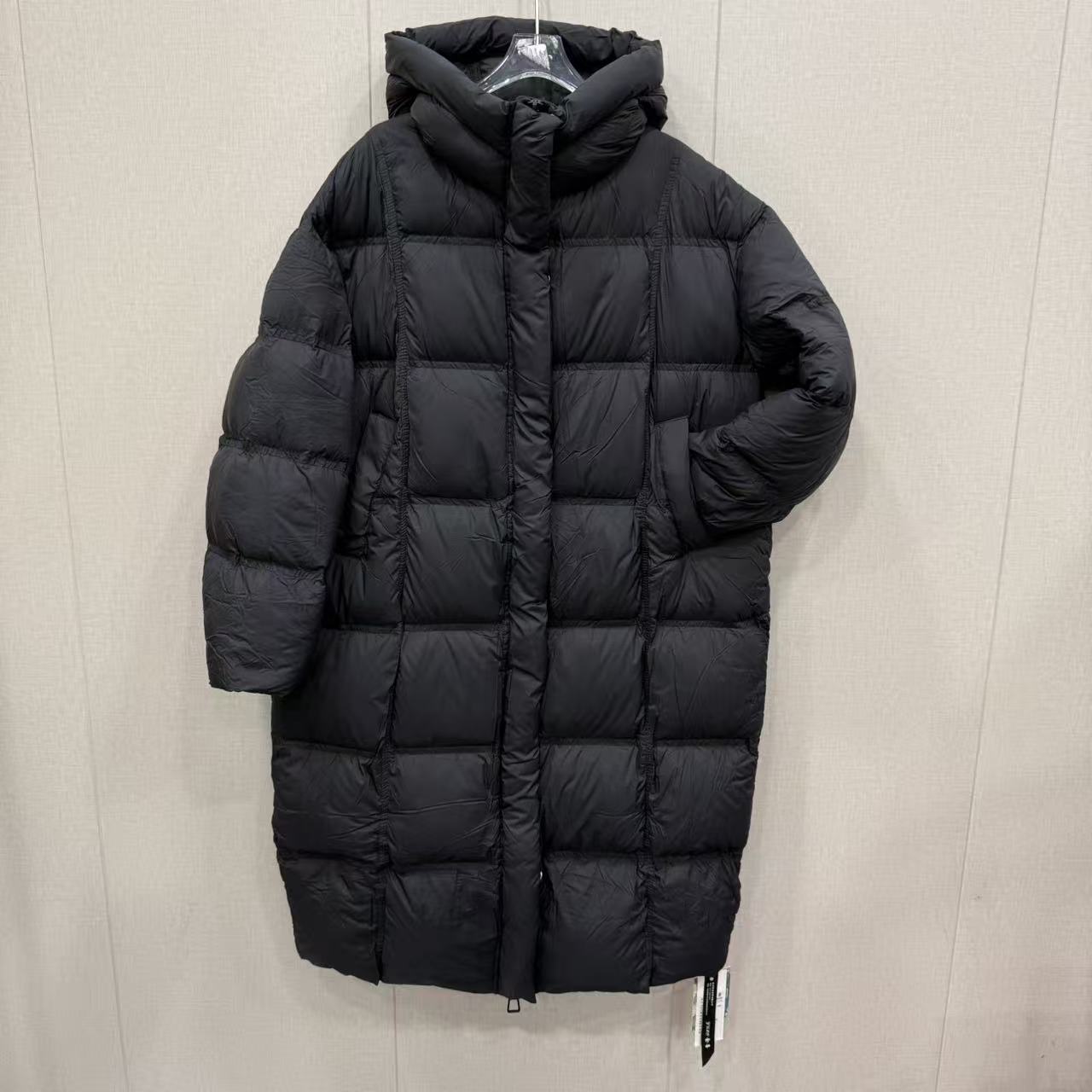 黑色长款鹅绒服   