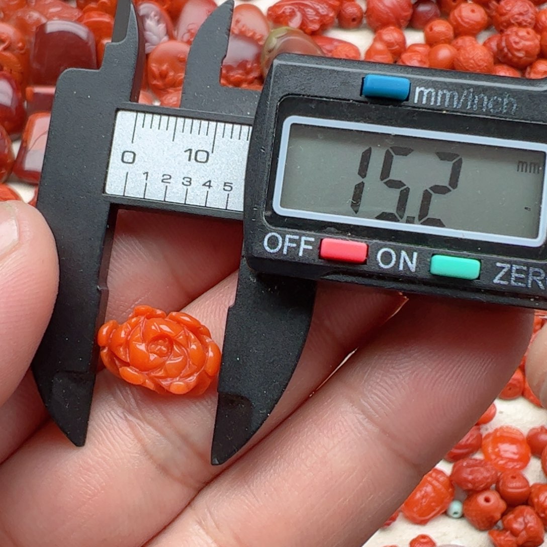 南红玛瑙配饰未镶嵌