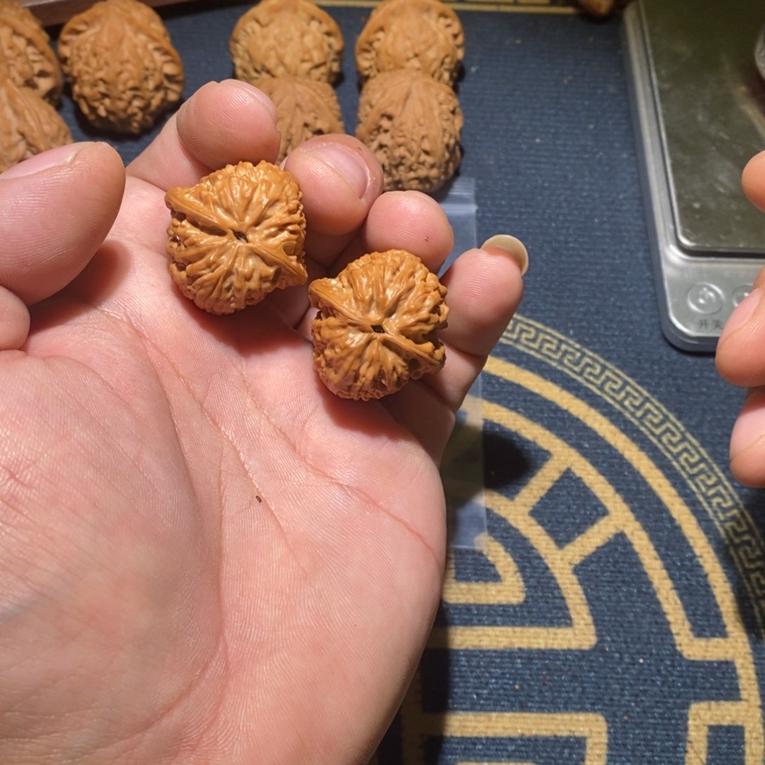 文玩核桃吊坠瓷瓶鸭嘴