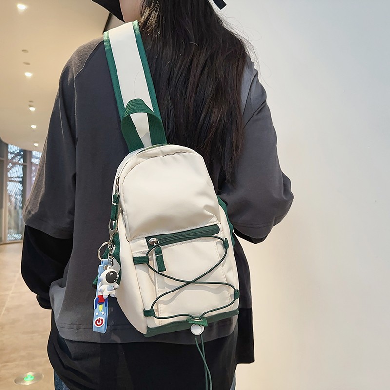 2025新款时尚男士运动休闲百搭简约学生ins户外防水潮流纯色包包