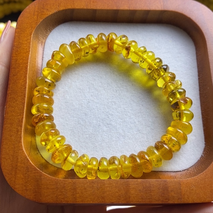 蜜蜡裸石未镶嵌尺寸9➕，瑕疵，随行，10.9g