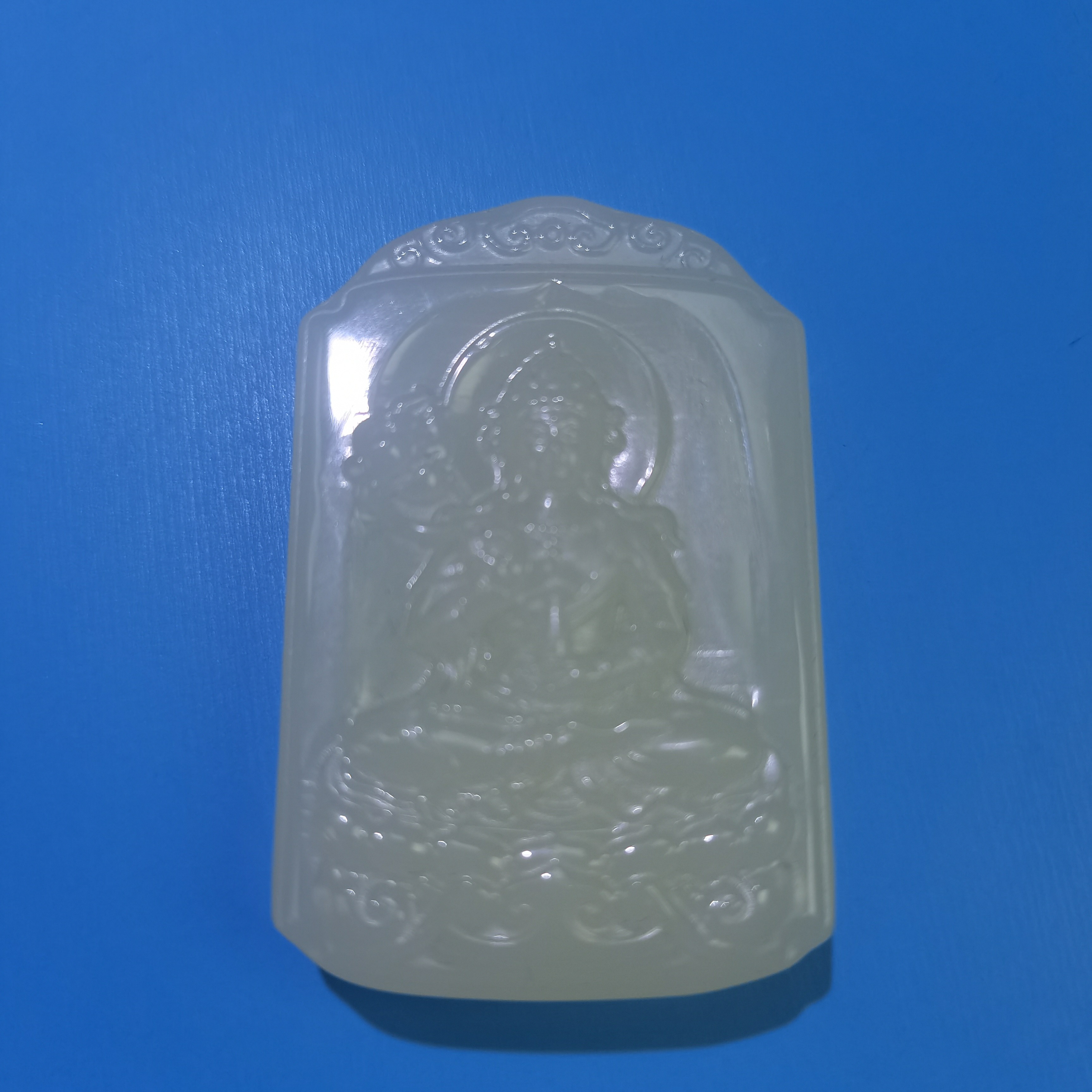 新疆精品双面雕刻山水观音