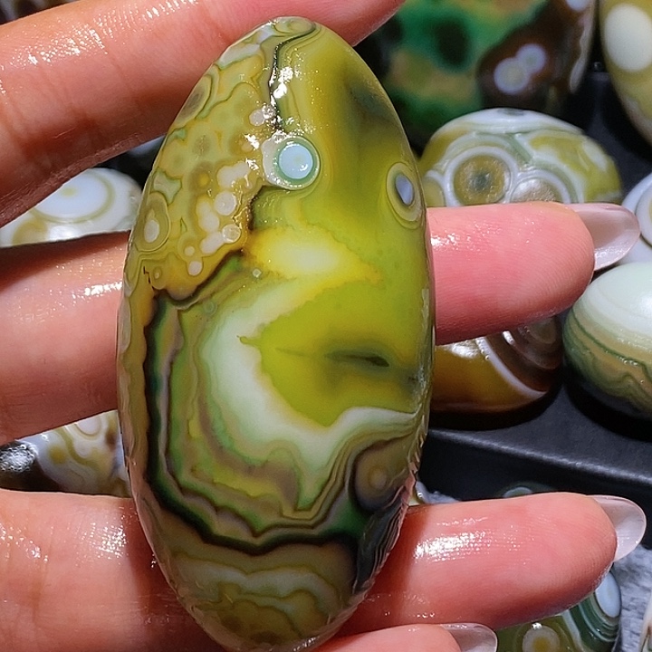 玛瑙/玉髓未镶嵌珠宝奇石130